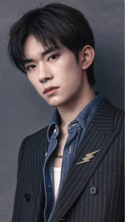 易烊千玺 (Jackson Yee)